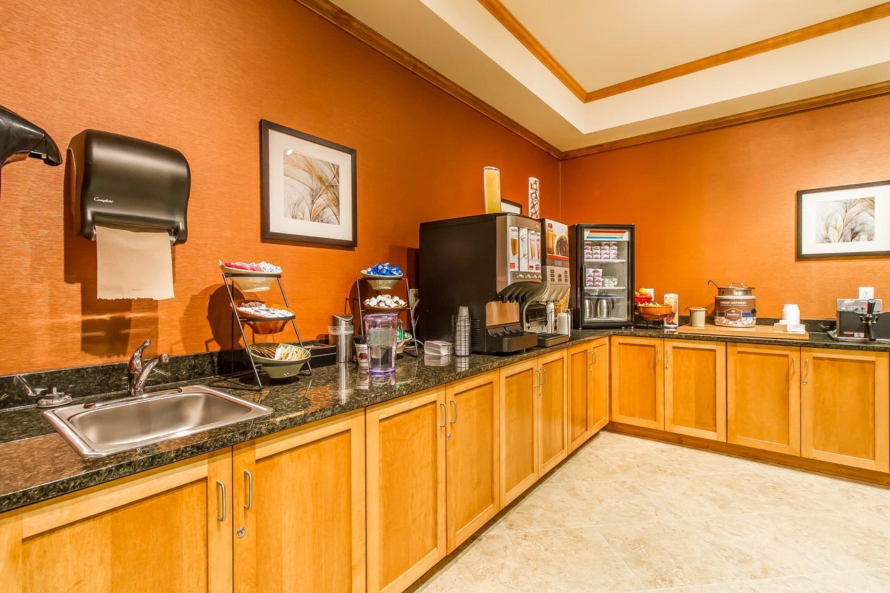 Mainstay Suites Stanley Esterno foto