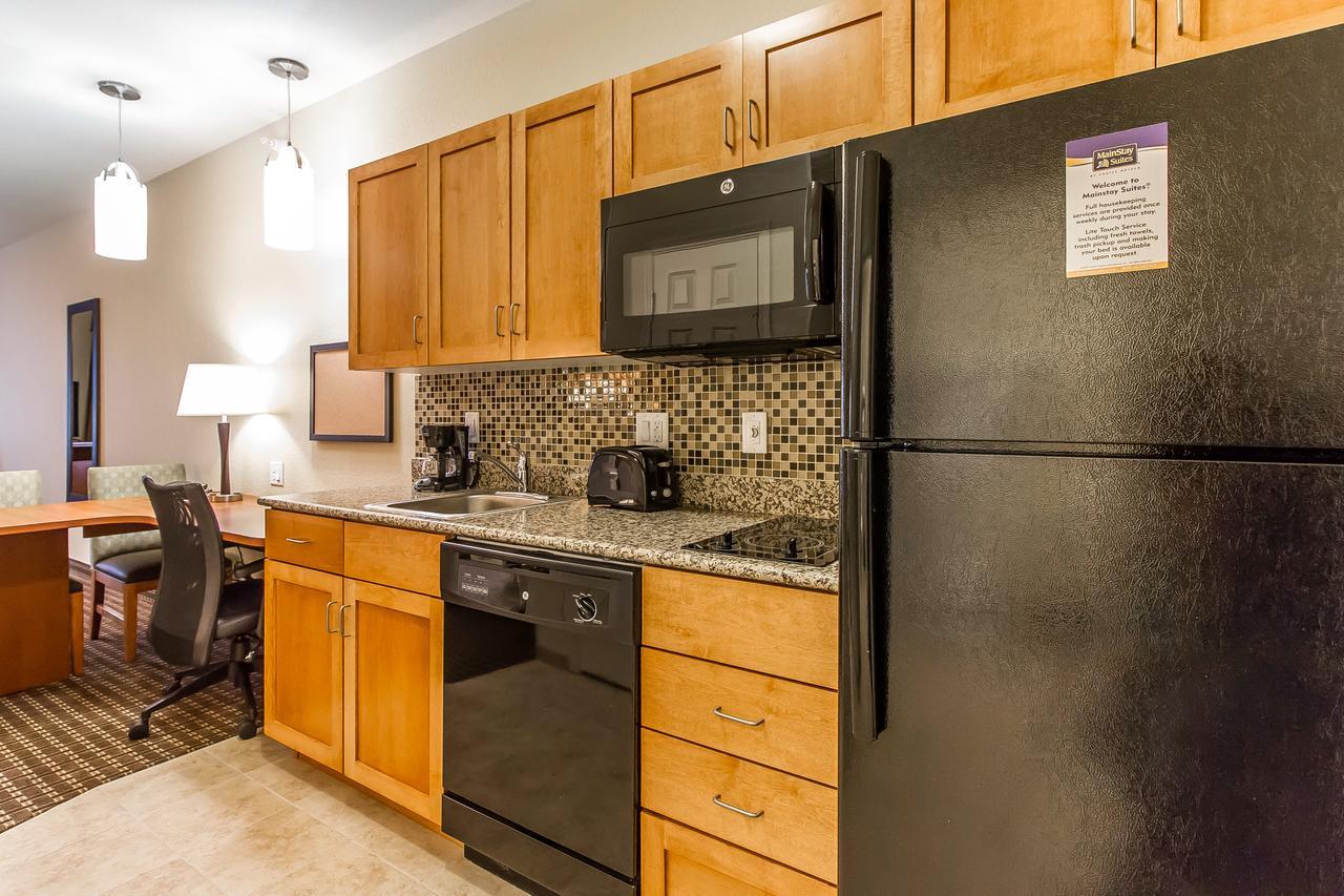 Mainstay Suites Stanley Esterno foto