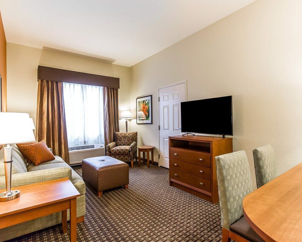 Mainstay Suites Stanley Esterno foto