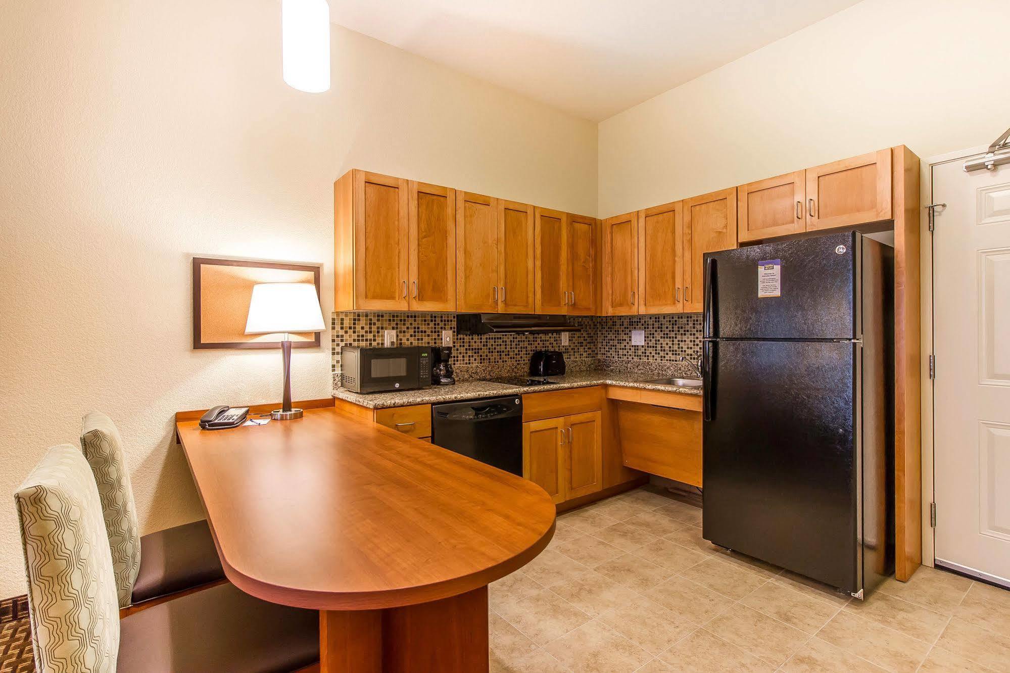Mainstay Suites Stanley Esterno foto