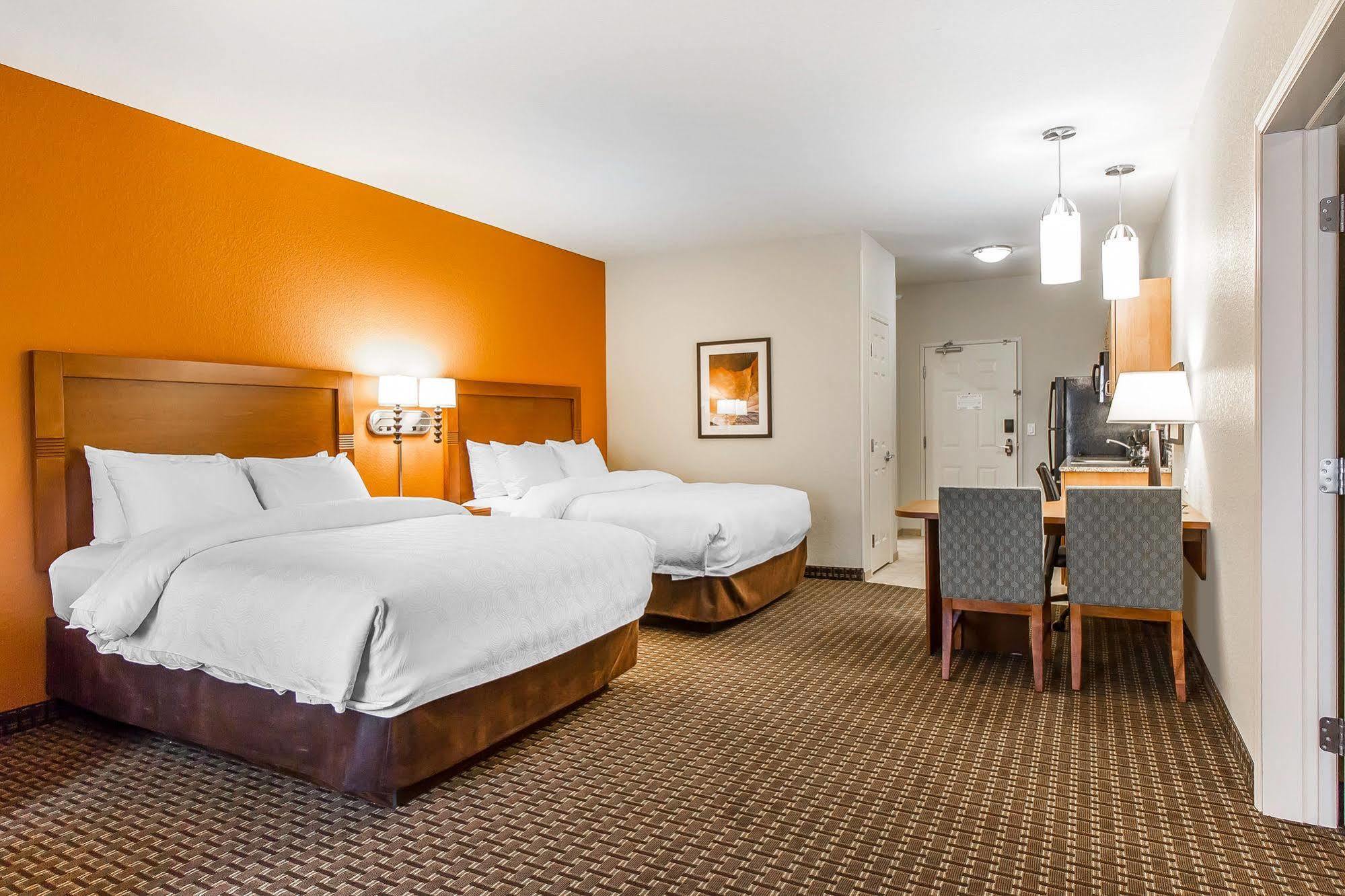 Mainstay Suites Stanley Esterno foto