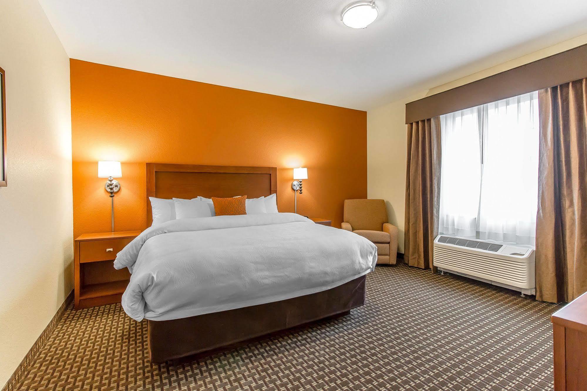 Mainstay Suites Stanley Esterno foto