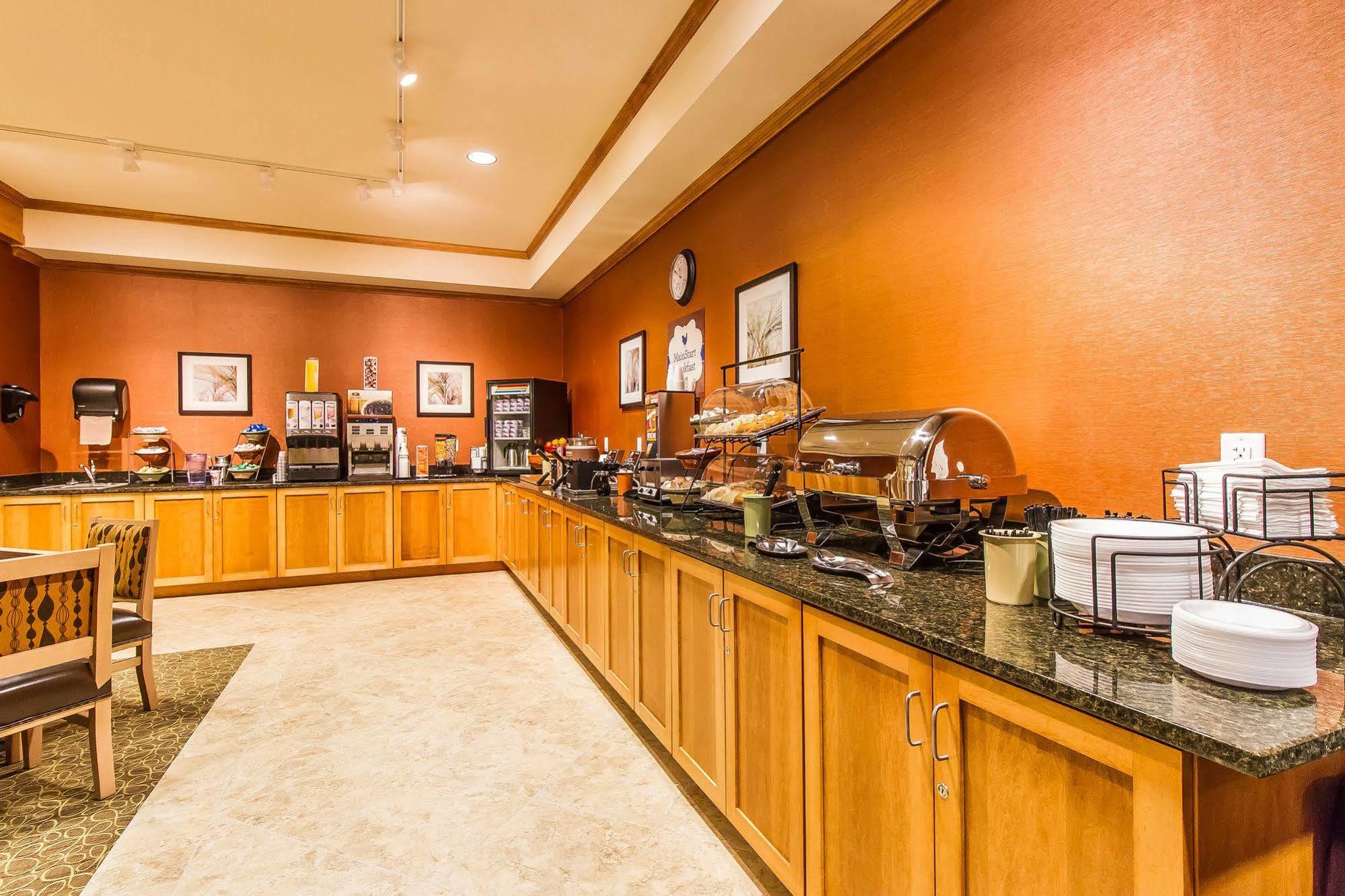 Mainstay Suites Stanley Esterno foto