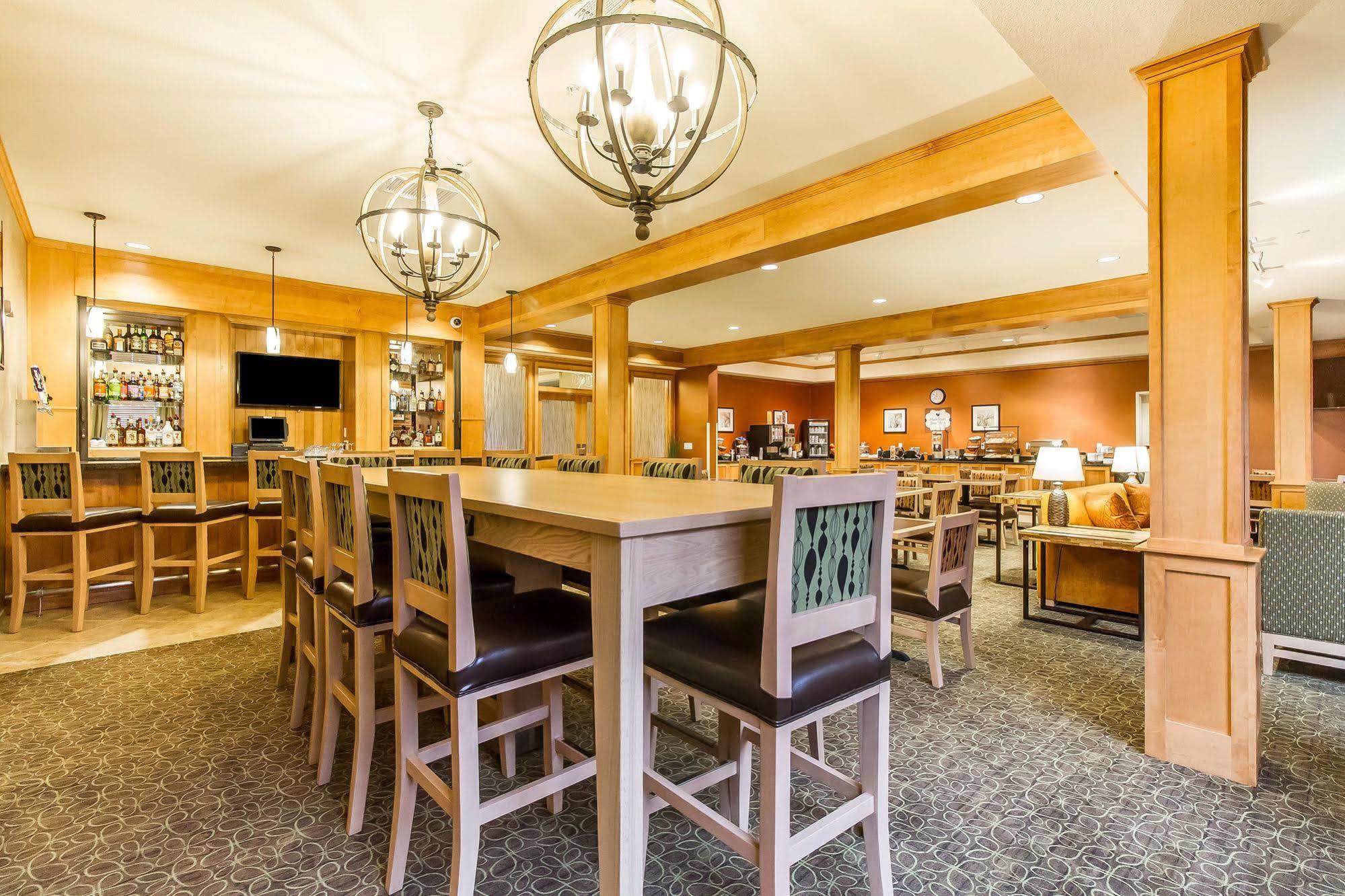 Mainstay Suites Stanley Esterno foto