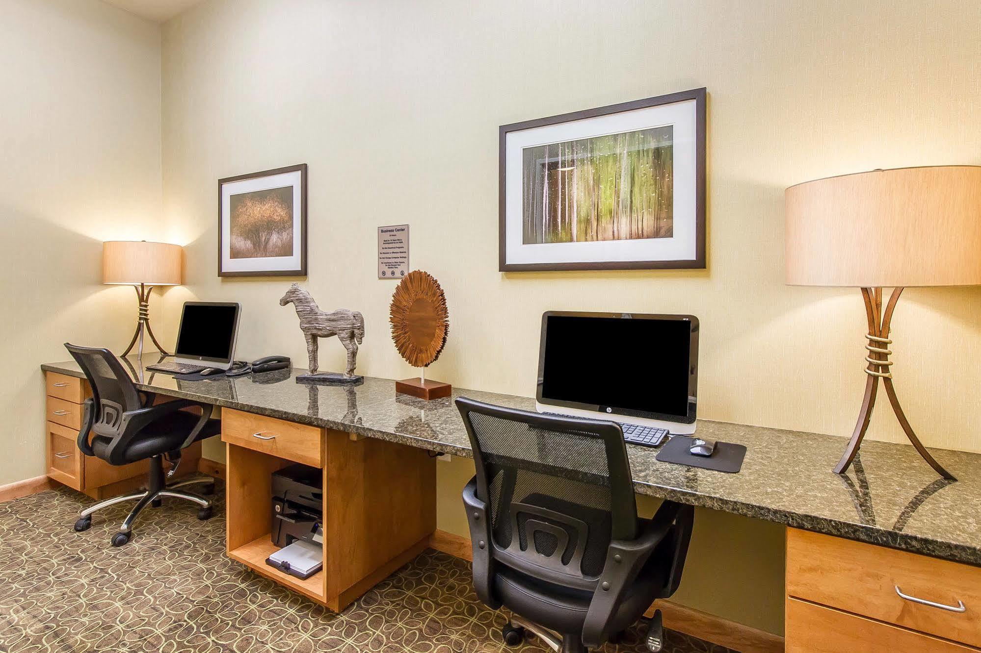Mainstay Suites Stanley Esterno foto