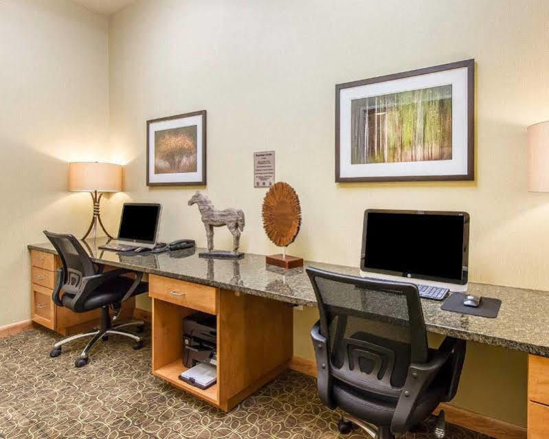 Mainstay Suites Stanley Esterno foto