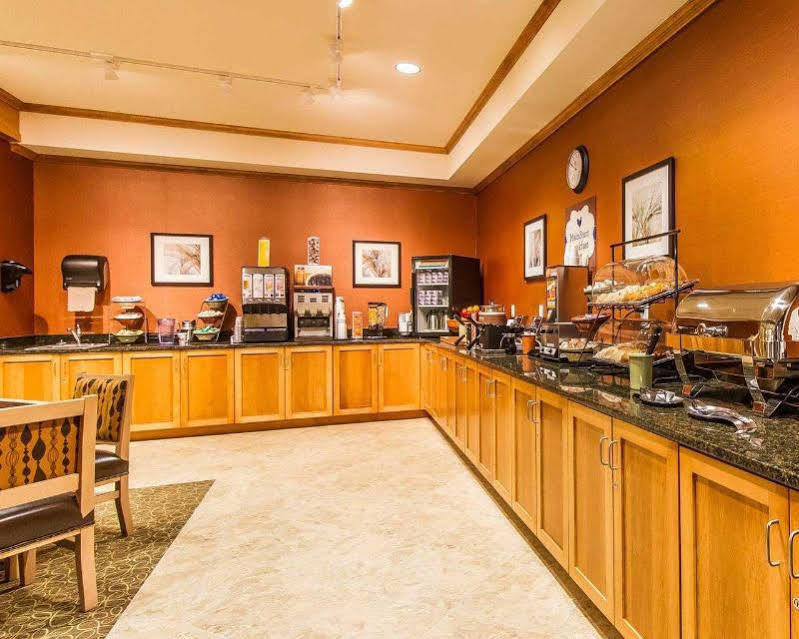 Mainstay Suites Stanley Esterno foto