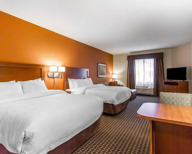 Mainstay Suites Stanley Esterno foto