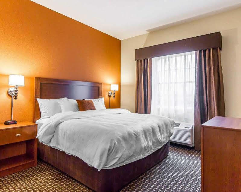 Mainstay Suites Stanley Esterno foto