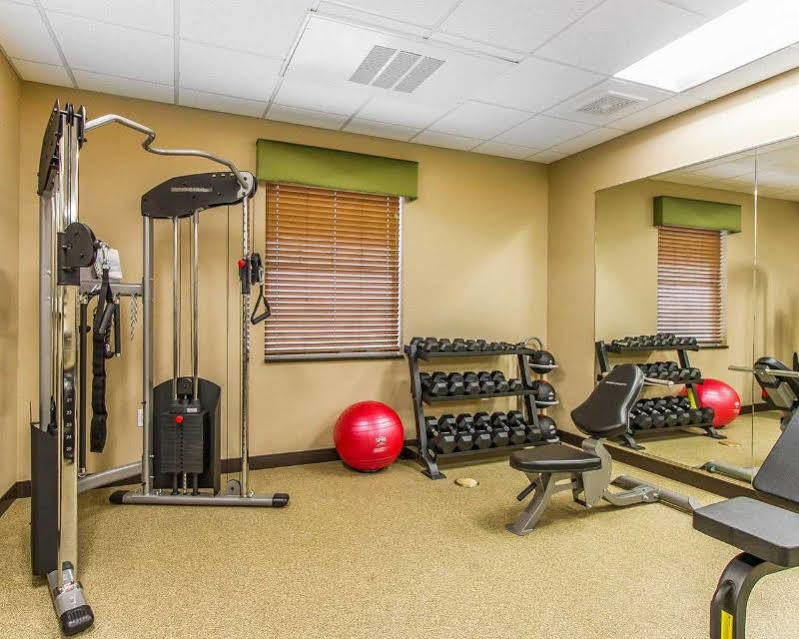Mainstay Suites Stanley Esterno foto