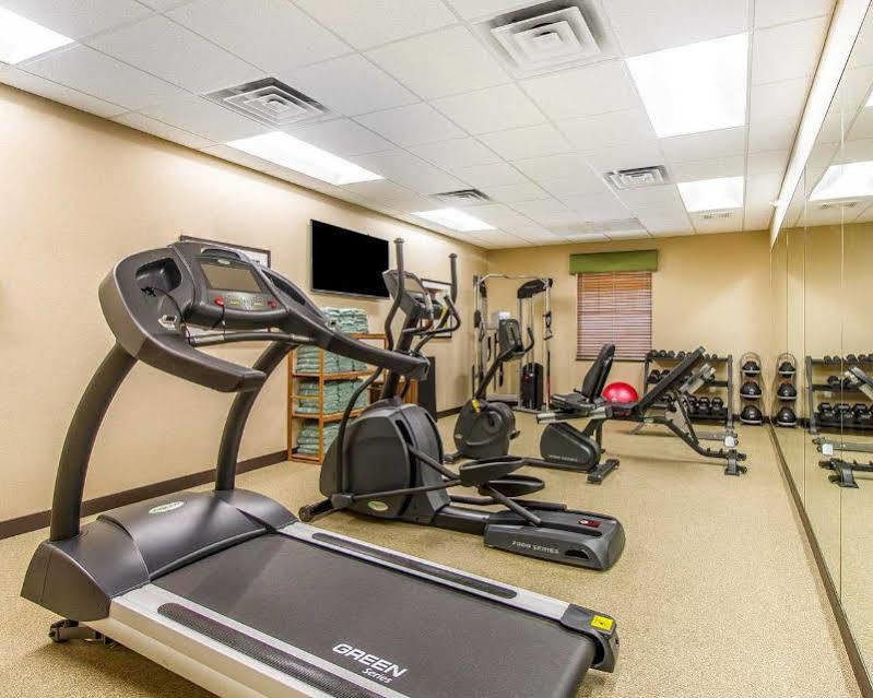 Mainstay Suites Stanley Esterno foto